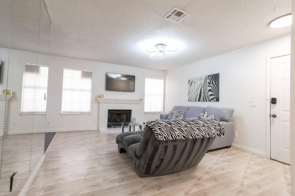 2 Bedroom Close To Las Vegas Strip Exterior photo